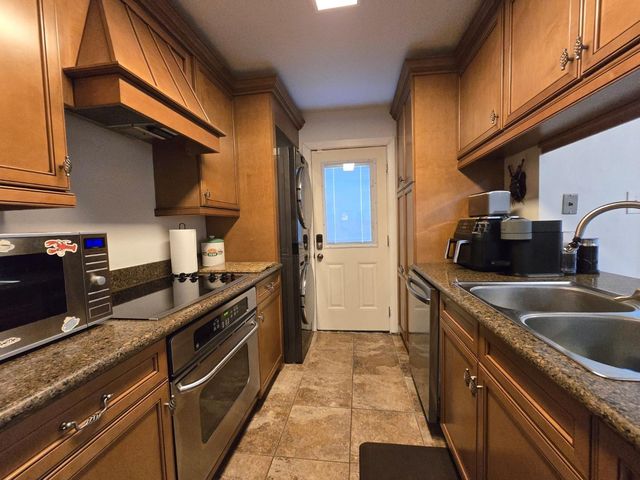 10615 Briar Forest Drive 1001, Houston, TX 77042