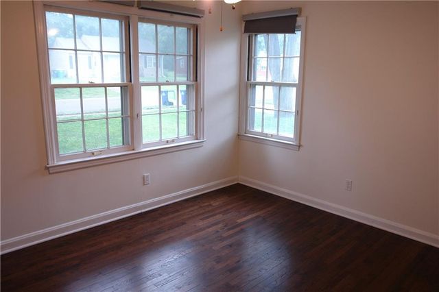 8212 Mackey Street, Overland Park, KS 66204