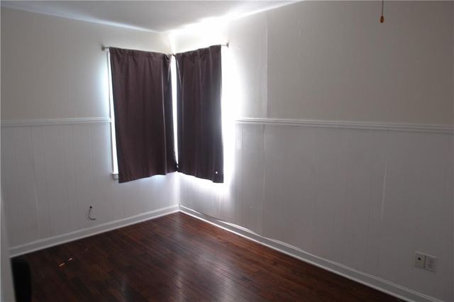 8212 Mackey Street, Overland Park, KS 66204
