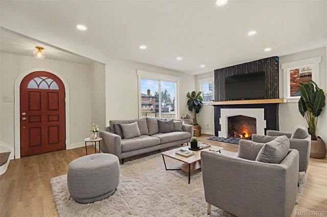 17145 Wisconsin Street, Detroit, MI 48221