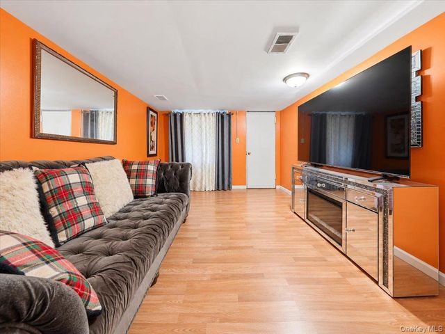 3919 Grace Avenue, Bronx, NY 10466