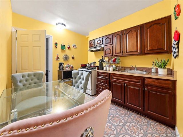 3919 Grace Avenue, Bronx, NY 10466