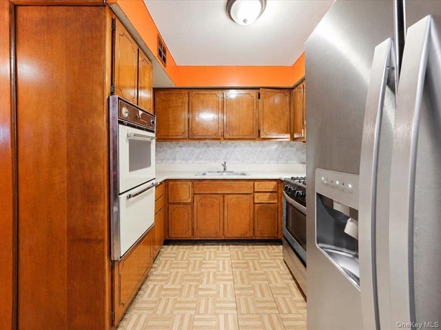 3919 Grace Avenue, Bronx, NY 10466