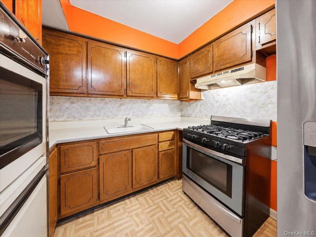3919 Grace Avenue, Bronx, NY 10466