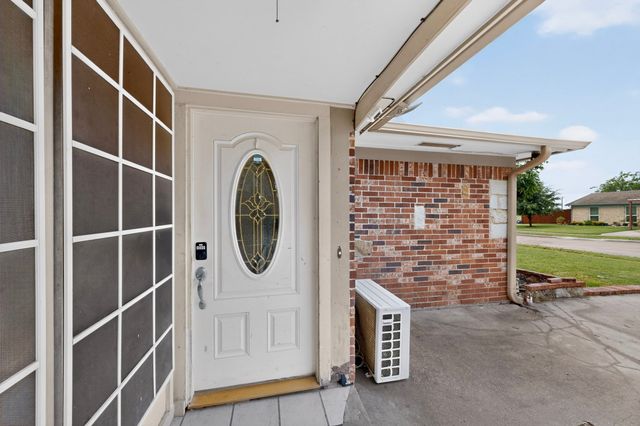 1506 Town Bluff Street, Garland, TX 75040