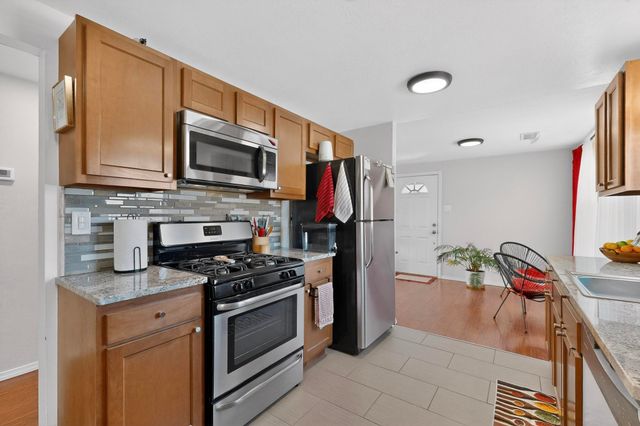 11524 Love Avenue NE, Albuquerque, NM 87112