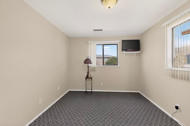 11524 Love Avenue NE, Albuquerque, NM 87112