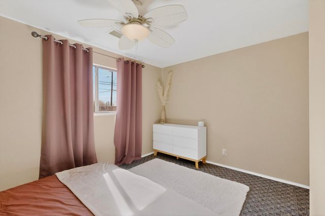 11524 Love Avenue NE, Albuquerque, NM 87112