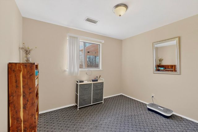 11524 Love Avenue NE, Albuquerque, NM 87112