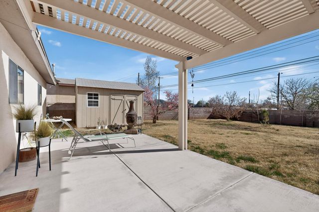 11524 Love Avenue NE, Albuquerque, NM 87112