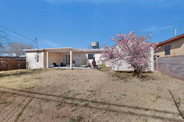 11524 Love Avenue NE, Albuquerque, NM 87112