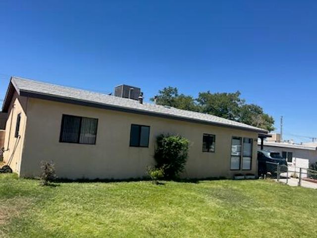 11524 Love Avenue NE, Albuquerque, NM 87112