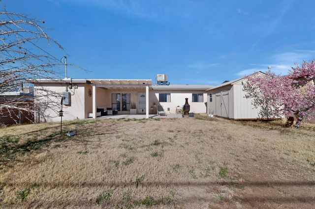 11524 Love Avenue NE, Albuquerque, NM 87112