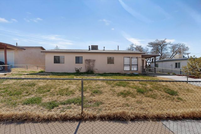 11524 Love Avenue NE, Albuquerque, NM 87112