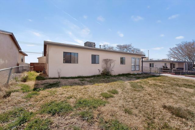 11524 Love Avenue NE, Albuquerque, NM 87112