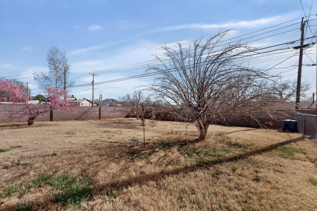 11524 Love Avenue NE, Albuquerque, NM 87112