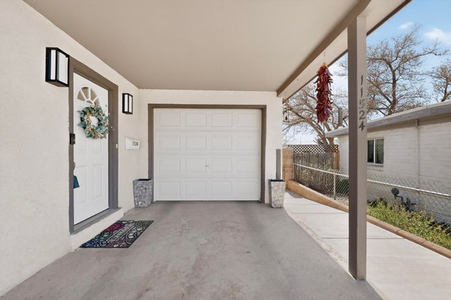 11524 Love Avenue NE, Albuquerque, NM 87112