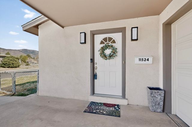 11524 Love Avenue NE, Albuquerque, NM 87112