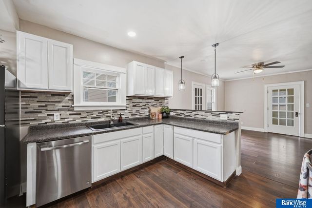 2740 S 13 Street, Lincoln, NE 68502