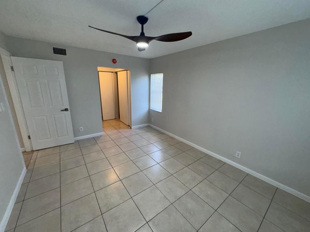 1790 Abbey Road 102, West Palm Beach, FL 33415
