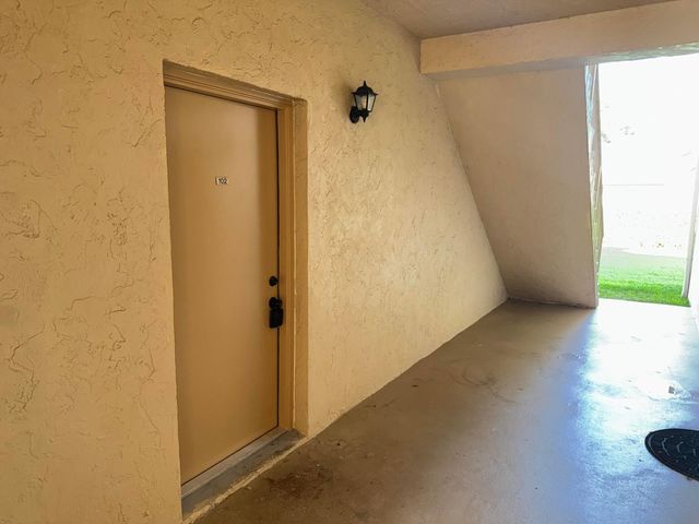 1790 Abbey Road 102, West Palm Beach, FL 33415