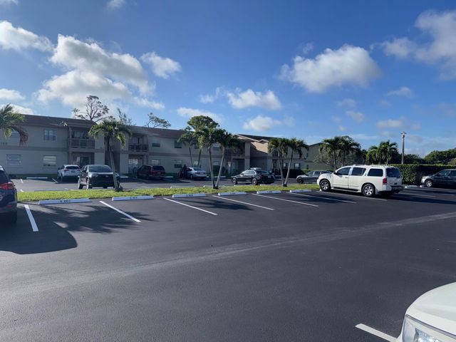 1790 Abbey Road 102, West Palm Beach, FL 33415