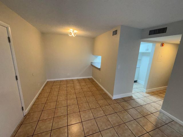1790 Abbey Road 102, West Palm Beach, FL 33415