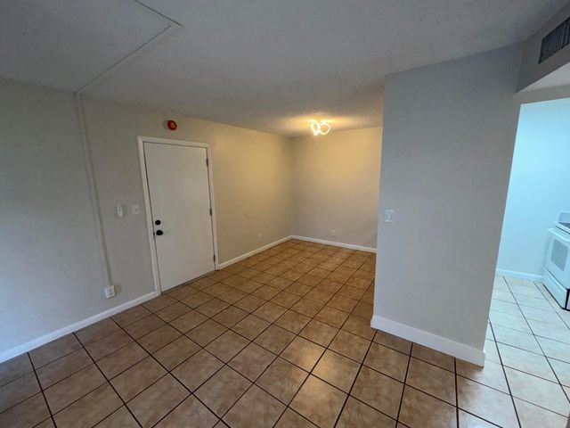 1790 Abbey Road 102, West Palm Beach, FL 33415