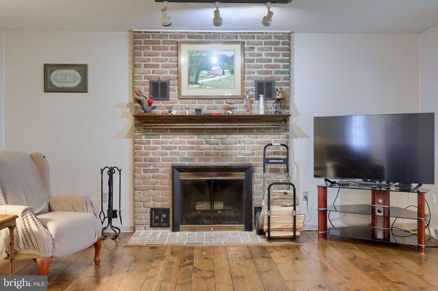 5047 ORE BANK RD, York, PA 17406