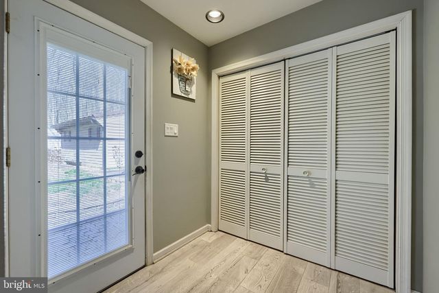 5047 ORE BANK RD, York, PA 17406