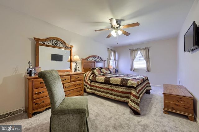 5047 ORE BANK RD, York, PA 17406