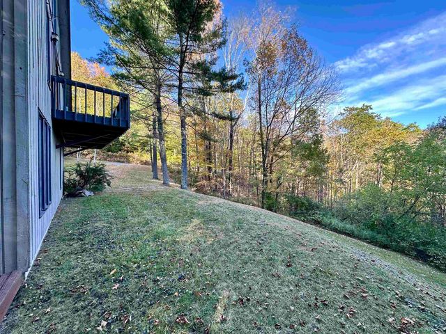 1724 Sangamon Road, Pittsford, VT 05763