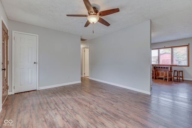 127 Oxbow Road, Bargersville, IN 46106