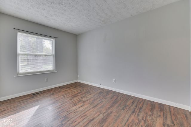 127 Oxbow Road, Bargersville, IN 46106