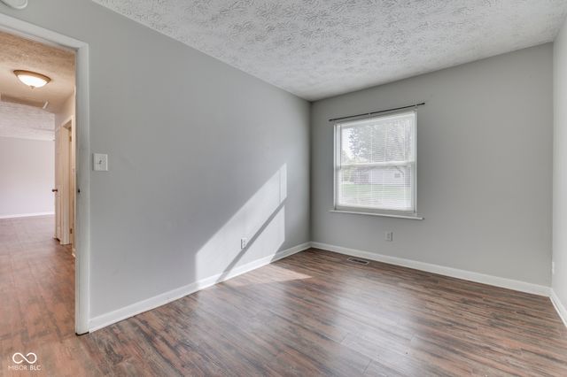 127 Oxbow Road, Bargersville, IN 46106