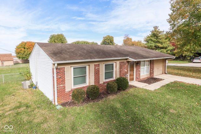 127 Oxbow Road, Bargersville, IN 46106