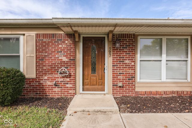 127 Oxbow Road, Bargersville, IN 46106