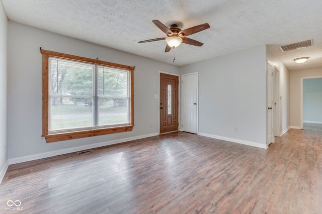 127 Oxbow Road, Bargersville, IN 46106