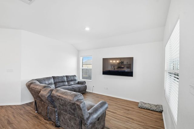 287 George Neggan LN, Bastrop, TX 78602