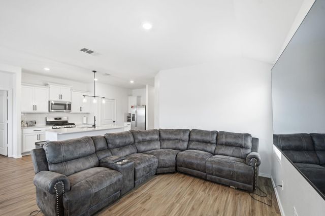 287 George Neggan LN, Bastrop, TX 78602