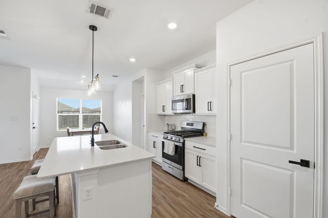 287 George Neggan LN, Bastrop, TX 78602