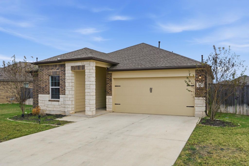 287 George Neggan LN, Bastrop, TX 78602