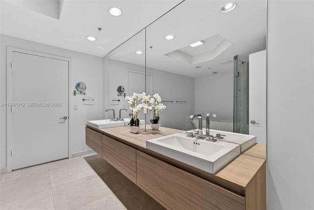 17301 Biscayne Blvd 1401, North Miami Beach, FL 33160