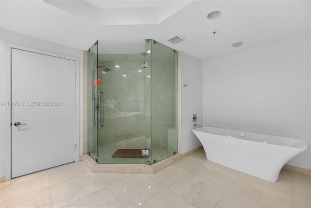 17301 Biscayne Blvd 1401, North Miami Beach, FL 33160