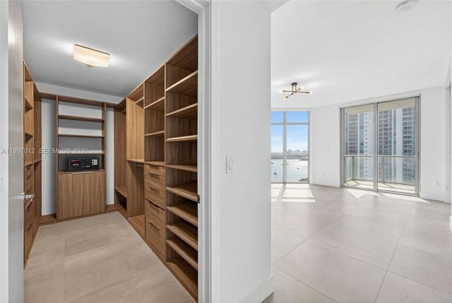 17301 Biscayne Blvd 1401, North Miami Beach, FL 33160