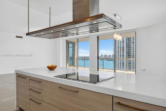 17301 Biscayne Blvd 1401, North Miami Beach, FL 33160