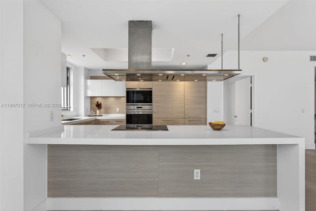 17301 Biscayne Blvd 1401, North Miami Beach, FL 33160