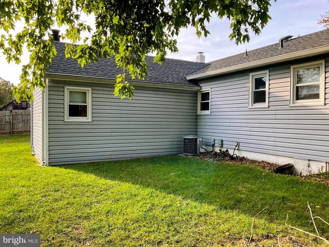 207 HIGHLAND AVE, Sewell, NJ 08080