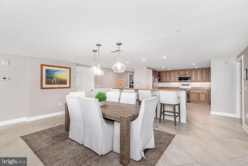 Image 11 of property listing at 6 7TH ST #601, Ocean City, MD 21842
