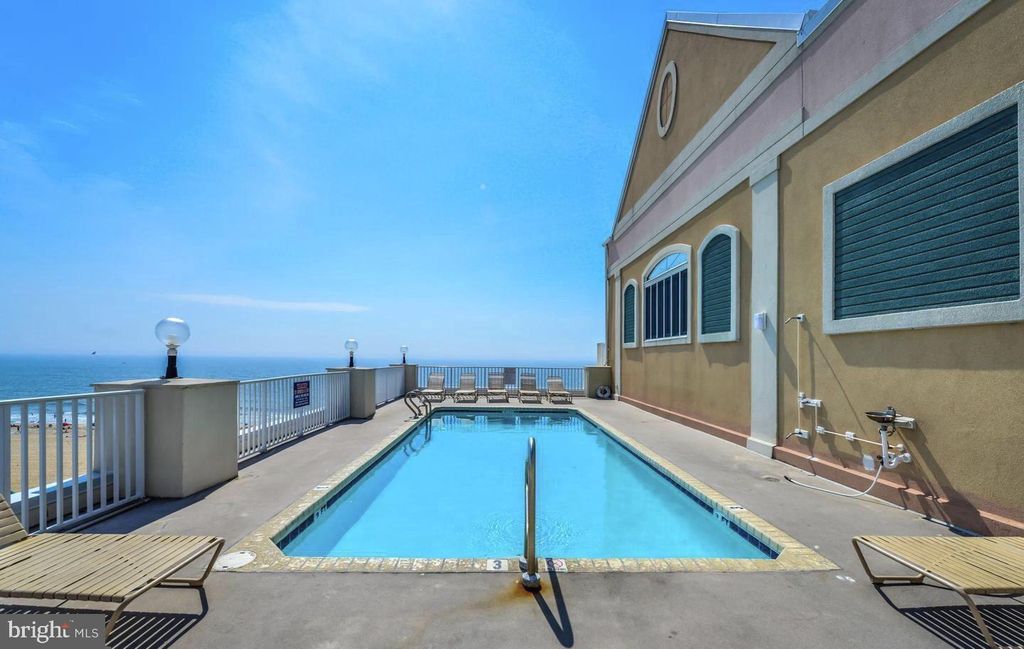 Image 3 of property listing at 6 7TH ST #601, Ocean City, MD 21842
